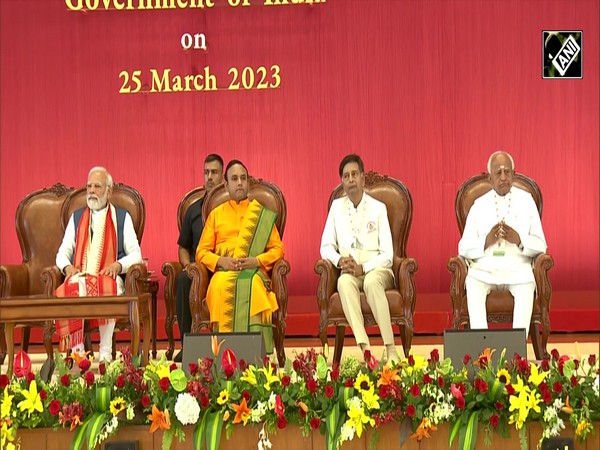 Davengere jam-packed to get glimpse of PM Modi