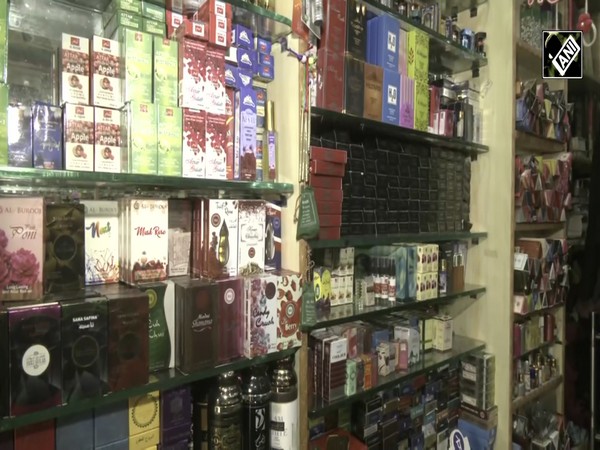 Markets in Srinagar decked up with all kinds of Attars during Ramzan