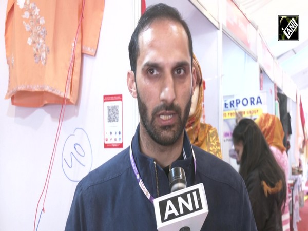 Kashmiri handmade items of female Self Help Group get huge response at SARAS Mela