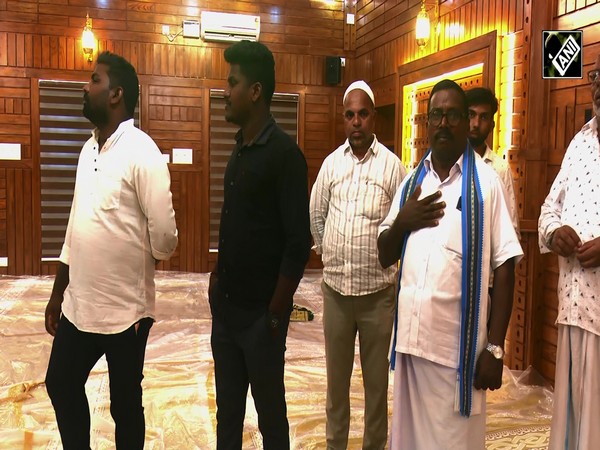 Hindu artisan carves out decorations for Mosque in Mangaluru city