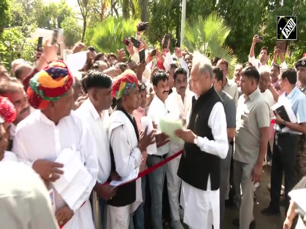 Jansunwai: Chief Minister Ashok Gehlot listened to common people’s problems