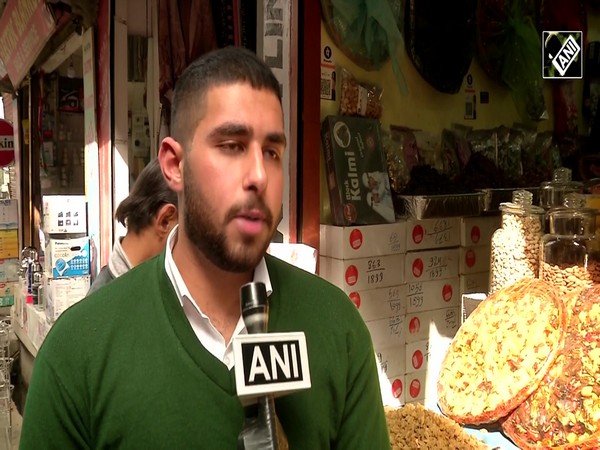 Dates selling like hotcakes during Ramadan in Kashmir