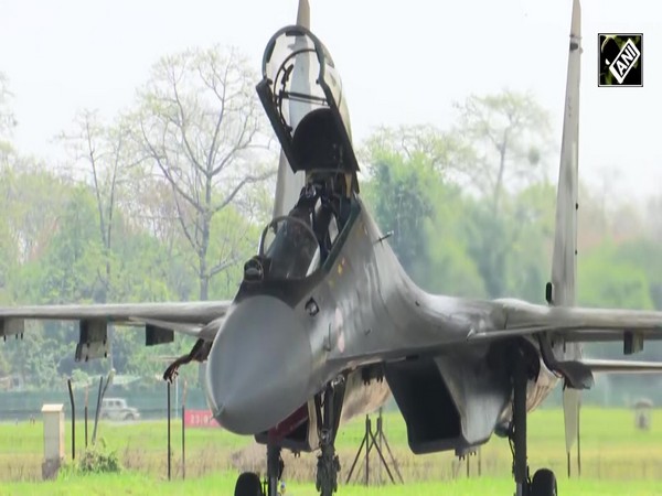 Assam: President Murmu takes a sortie on Sukhoi 30 MKI fighter aircraft