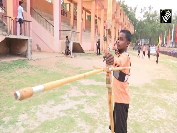 Chhattisgarh: Olympic के चिड़िया की आंख पर निशाना लगाने को तैयार है Jashpur के पिछड़ी जनजाति के बच्चें