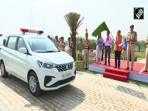 Delhi: LG Vinai Kumar Saxena flags off 250 Delhi Police vehicles