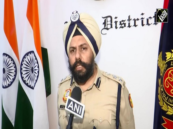 Delhi Police busts 2 accused in fraud of transferring money from Forex cards