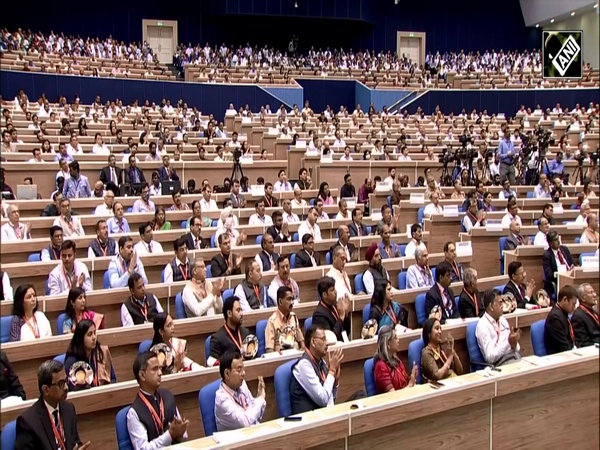 PM Modi lists out factors a bureaucrat should consider before making decisions