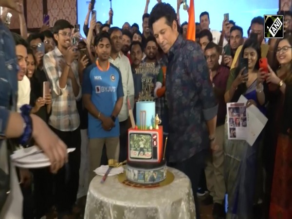 Mumbai : Sachin Tendulkar ने 25 साल पहले दिखाई थी तूफानी पारी, फैंस ने इस तरह किया सेलिब्रेट