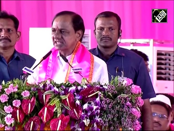 “Hundreds of farmers committing suicide but PM is…” Telangana CM KCR’s jibe at PM Modi