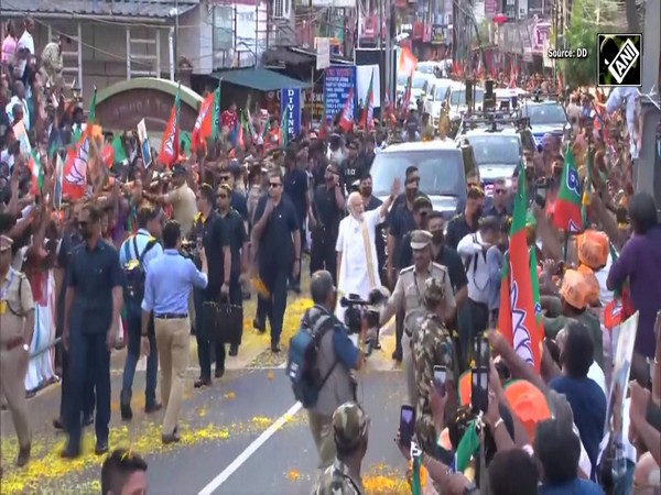 PM Modi begins public outreach in Kerala; holds monumental roadshow in Kochi