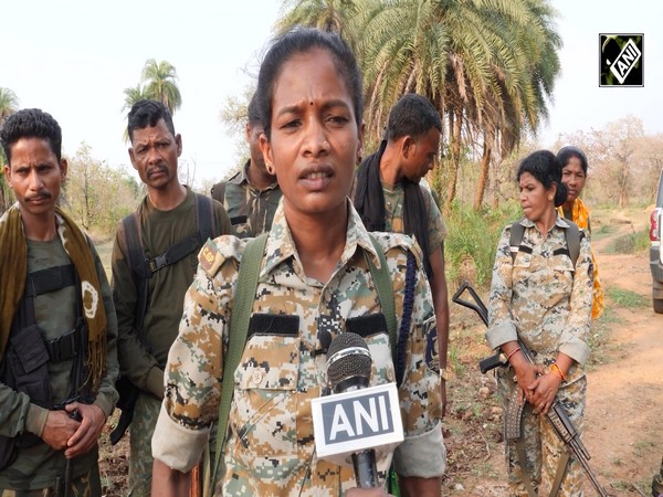 Chhattisgarh के Bastar में कई महिलाएं कर रही हैं नक्सल विरोधी अभियान की अगुवाई