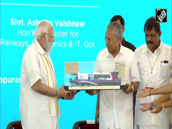 Kochi Water Metro: देश की पहली वाटर मेट्रो में क्या-क्या है खास? जानें सबकुछ