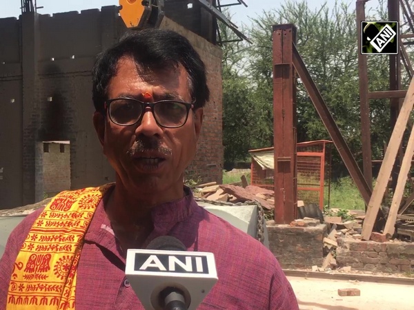 Karnataka से राम लला की मूर्ति के निर्माण के लिए आया पत्थर, तराशी का कार्य हुआ शुरू