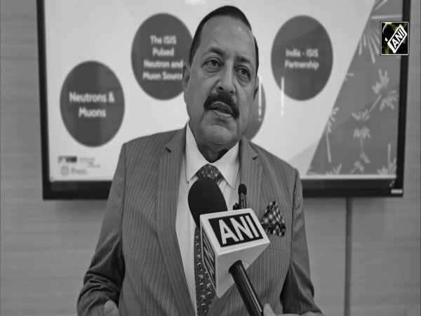 Jitendra Singh visits Satellite Applications Catapult at Oxford says UK is looking forward to India for collaboration