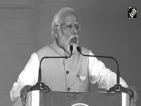 “Congress’ slurs are a gift to me…” PM Modi in Karnataka