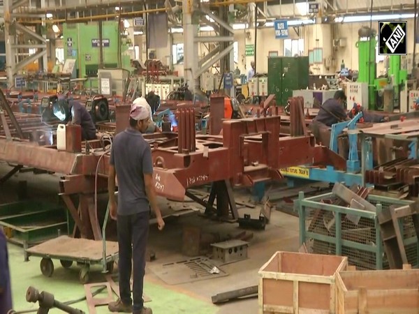 India outperforms global economic growth