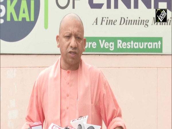 Gorakhpur में CM Yogi Adityanath ने किया मतदान, मुस्कुराते हुए मुख्यमंत्री ने क्या कहा?