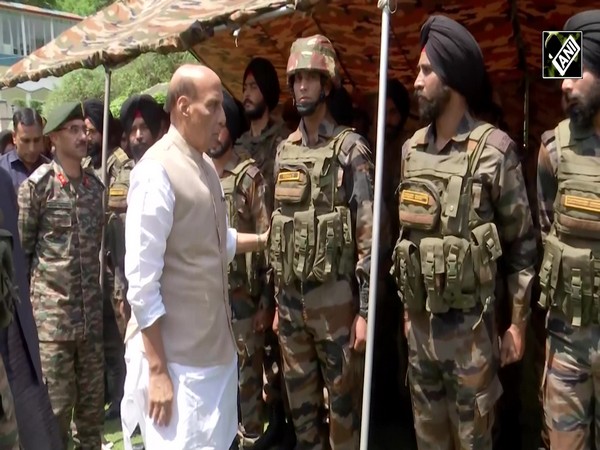 आतंकियों के खिलाफ जारी Operation के बीच Defence Minister Rajnath Singh पहुँचे Rajouri, ली पूरी जानकारी