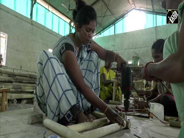 Tapi  की कोटवाड़िया आदिवासी समाज की महिलाएं बन रही आत्मनिर्भर