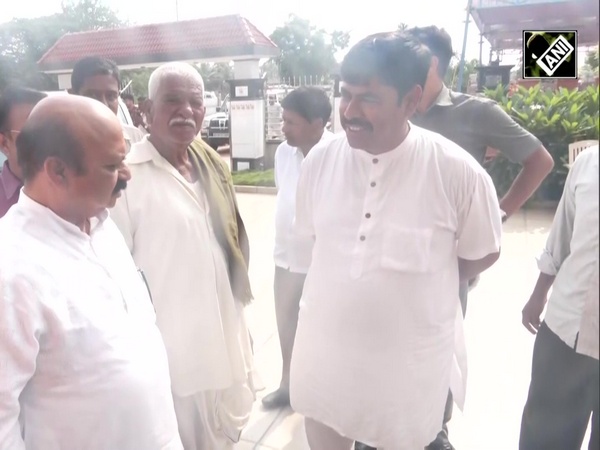 A cobra caught on cam in front of Karnataka CM Bommai, rescued and released