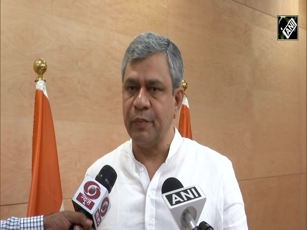 Delhi: Union Minister Ashwini Vaishnaw releases ‘Standard Signages at stations on Indian Railways’ book