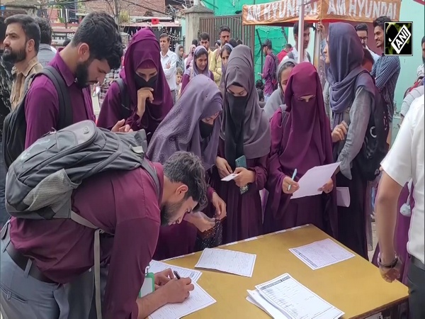 Jammu-Kashmir : Poonch में Job Fair का आयोजन, तमाम युवाओं को मिल रही मदद