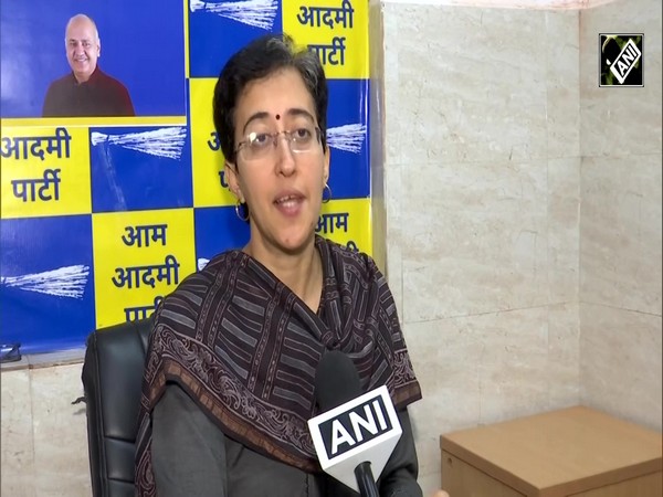 Delhi Government के अधिकारों पर केंद्र का अध्यादेश जारी, BJP और AAP की जुबानी जंग