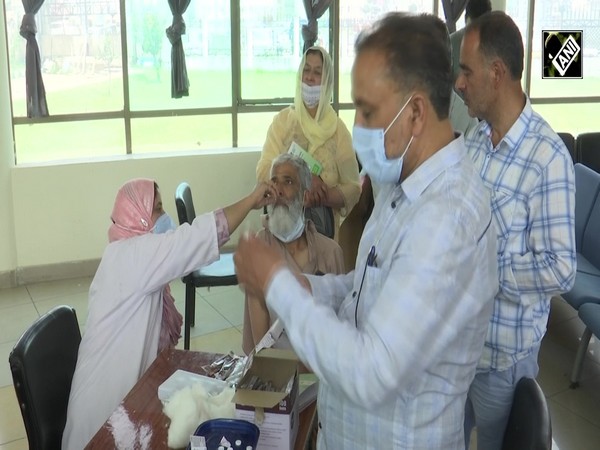 J&K: Special vaccination drive in Srinagar for Hajj pilgrims before travelling to Mecca