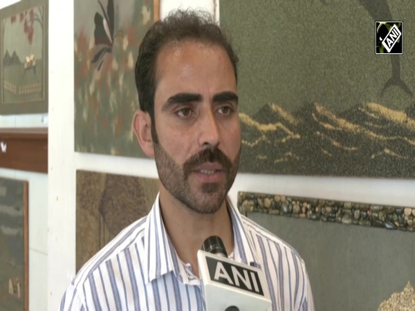 J&K hosts its first stone carving exhibition; witnesses increase visits from art lovers