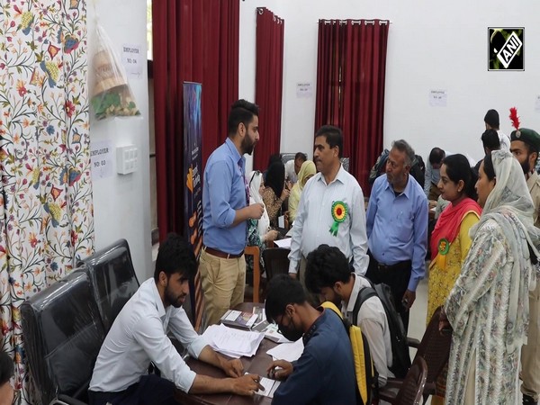 गांदरबल में जॉब फेयर का आयोजन, कश्मीर के युवाओं को मिला रोजगार