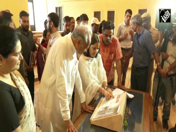 CM Gehlot visits Jaipur, takes stock of various developmental projects