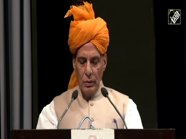 Ashwini Vaishnaw gives demo of complex semi-conductor tech, ‘Micron Technology’ bringing to India