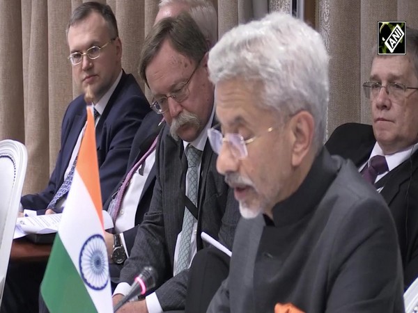 “Skilled, Abled Foreign Minister...” Shashi Tharoor again sing praises for EAM S Jaishankar
