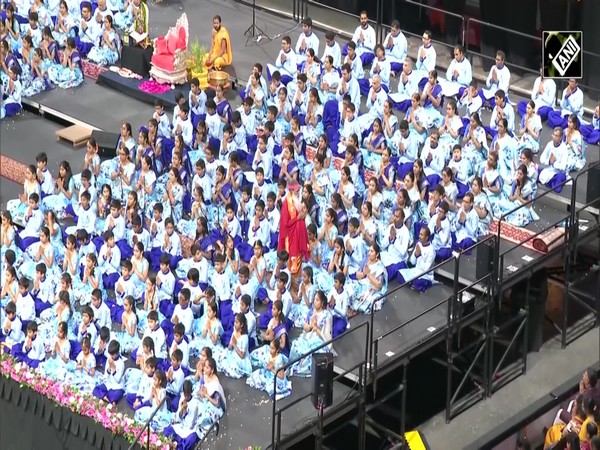 10 thousand Indian Americans recite ‘Bhagwat Gita’ in Texas to mark ‘Guru Purnima’