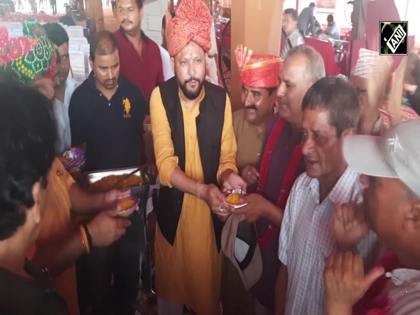 J&K: Amarnath Yatra pilgrims from Nepal receive warm welcome in Kathua
