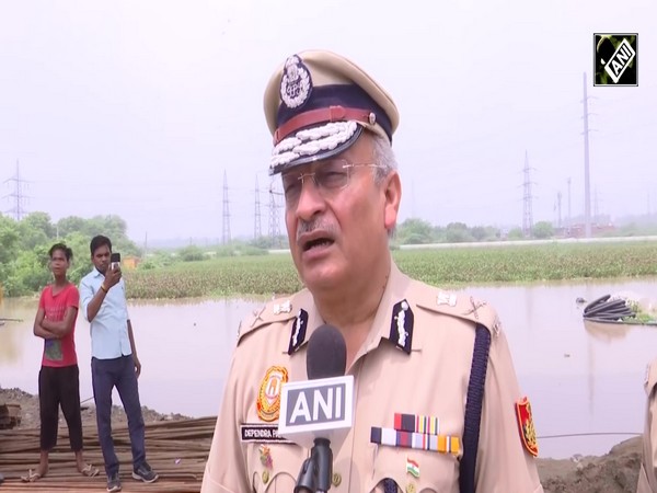 यमुना के जलस्तर बढ़ने के बाद जमीनी हकीकत का जायज़ा लेने पहुंचे स्पेशल सीपी Dependra Pathak