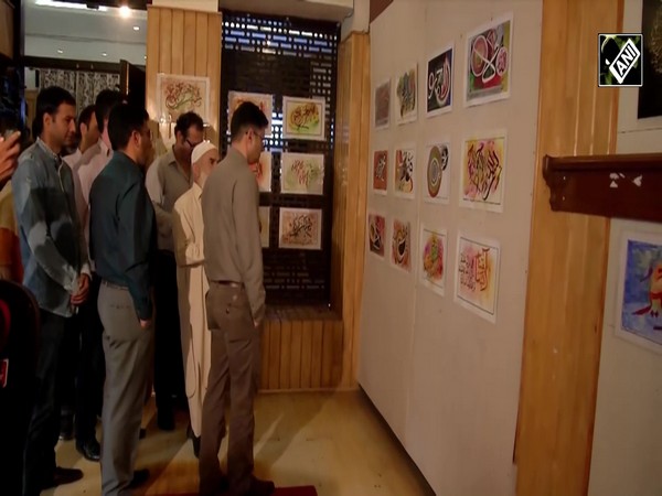 Calligraphic carpet exhibition attracts visitors in Srinagar