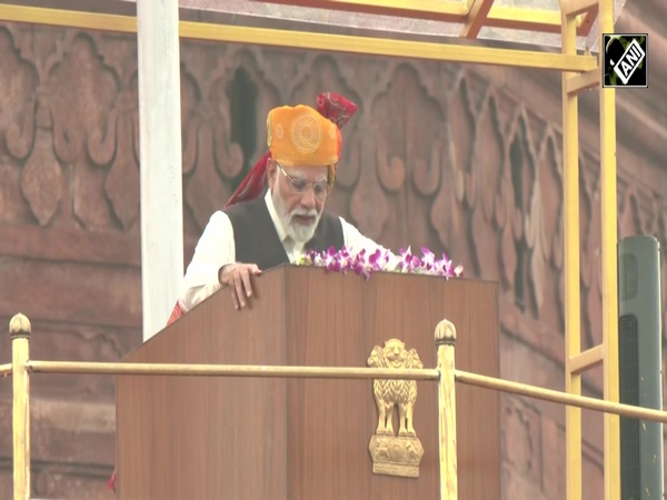 PM Modi presents government’s track record from Red Fort, compares it with previous regime