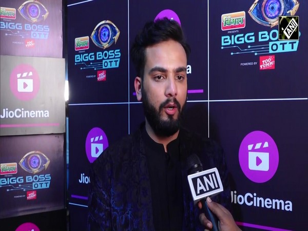 Elvish Yadav lifts Bigg Boss OTT Season 2 trophy, shares his journey, winning experience