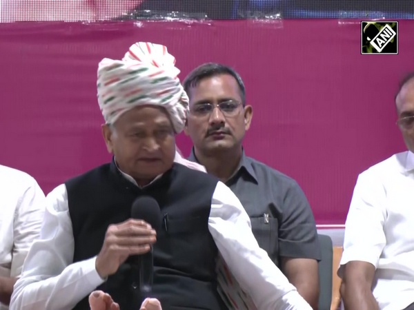 Rajasthan CM Ashok Gehlot interacts with LPG distributors at his residence in Jaipur