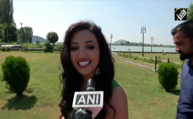 World Beauties Karolina Bielawska, Sini Shetty visit Kashmir, admire serene beauty of ‘Naya Kashmir’