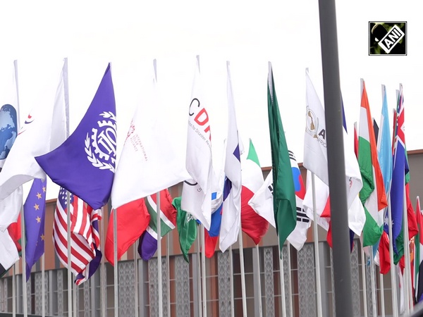 अमेरिकी राष्ट्रपति Joe Biden पहुंचे Rajghat, Mahatma Gandhi को दी श्रद्धांजलि