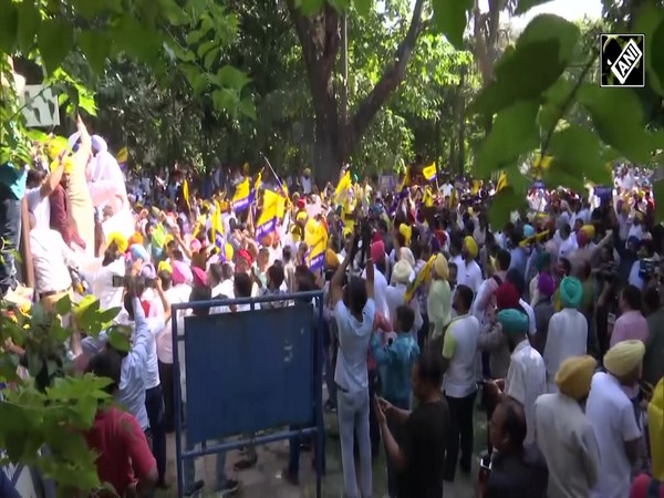 Sanjay Singh के Arrest पर Delhi से लेकर Chandigarh, Mumbai तक AAP का विरोध प्रदर्शन, जबरदस्त बवाल