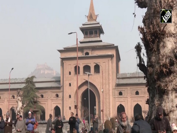 Special prayer for rain echoes through Srinagar’s Jamia Masjid amid prolonged dry spell