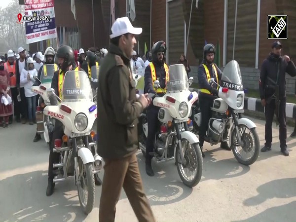 Youths observe Road Safety Week organised by Srinagar Traffic Police