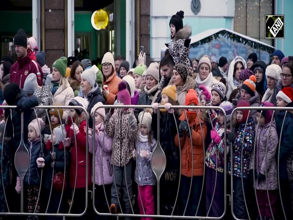 Russians embrace festive spirit as Ded Moroz train arrives at Moscow’s Belorussky railway station