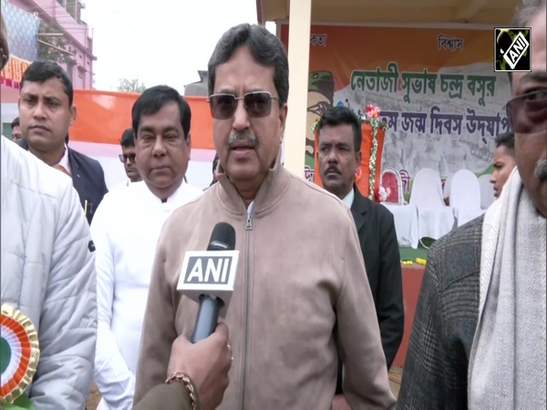Tripura CM Manik Saha pays floral tribute to Netaji Subhash Chandra Bose on ‘Parakram Diwas’
