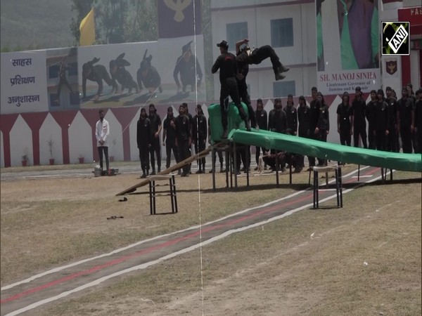 J&K LG Sinha attends attestation cum passing out parade of JKP’s recruit constables at STC Katwara