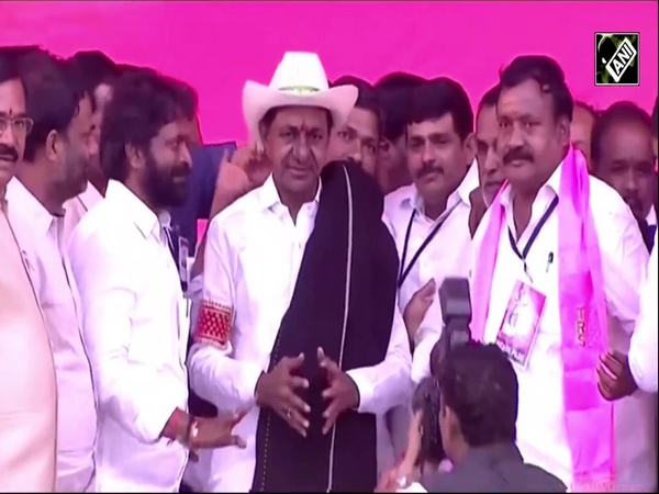 Telangana CM KCR inaugurates several development programs in Mahbubnagar